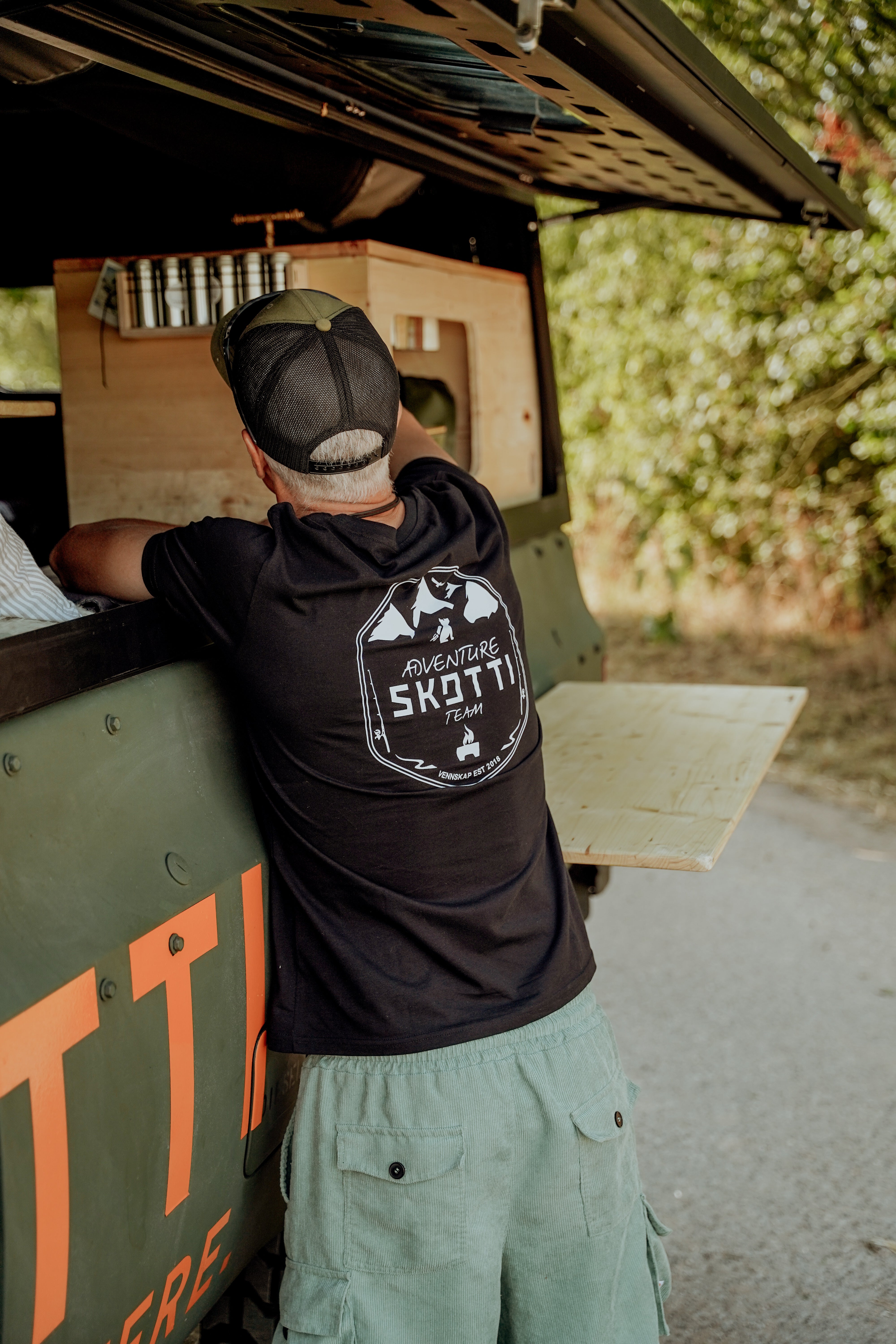 skotti-adventure-club-t-shirt-bio-baumwolle-mit-logo-und-r-ckenprint-wei image 5