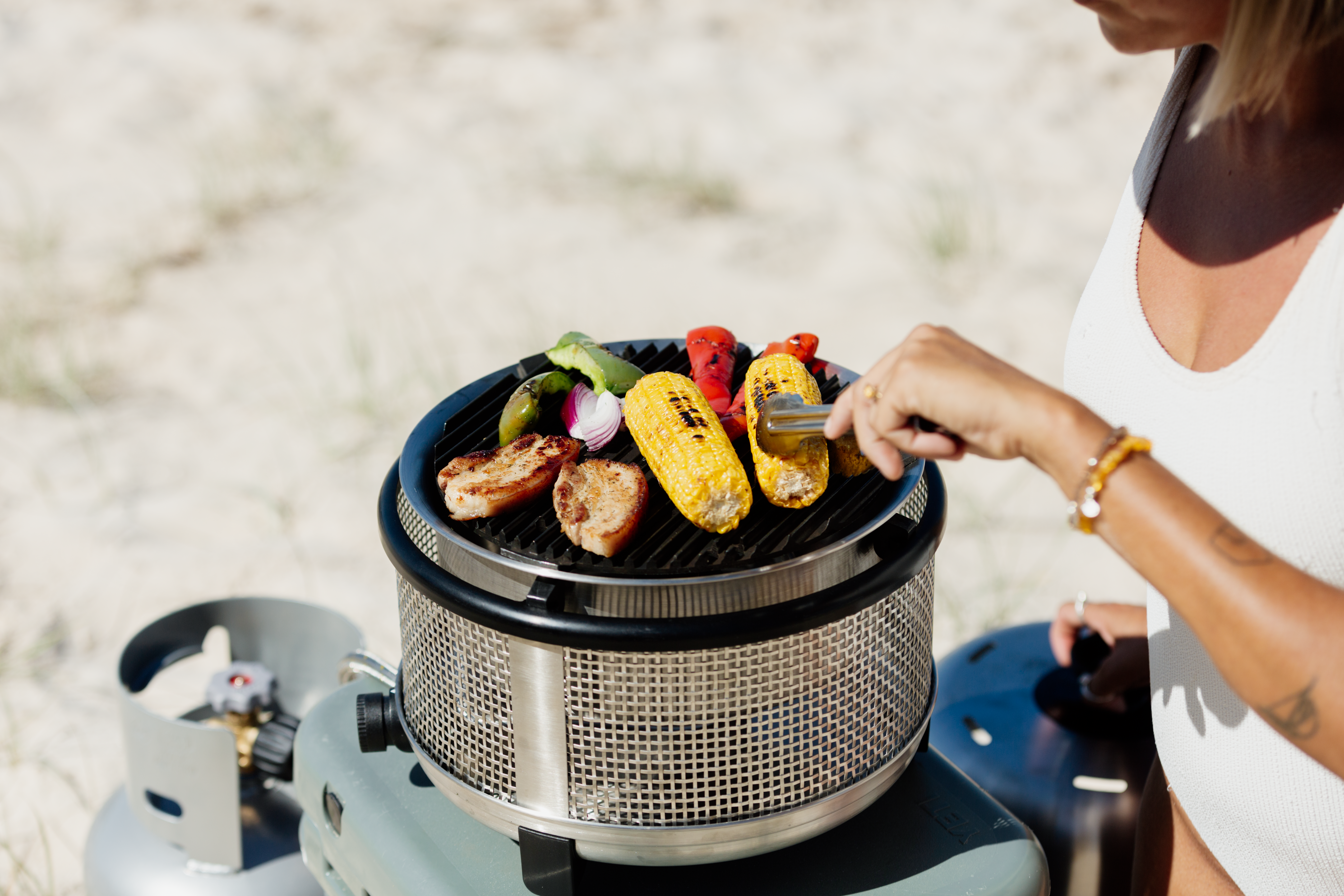 cobb-premier-gas-deluxe-30-mbar-f-r-gas-au-ensteckdose-mobiler-outdoor-gasgrill image 3