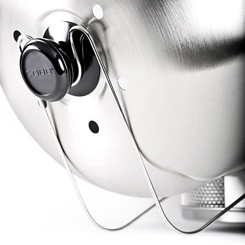 cobb-deckelhalter-praktische-ablage-f-r-den-grilldeckel image 2