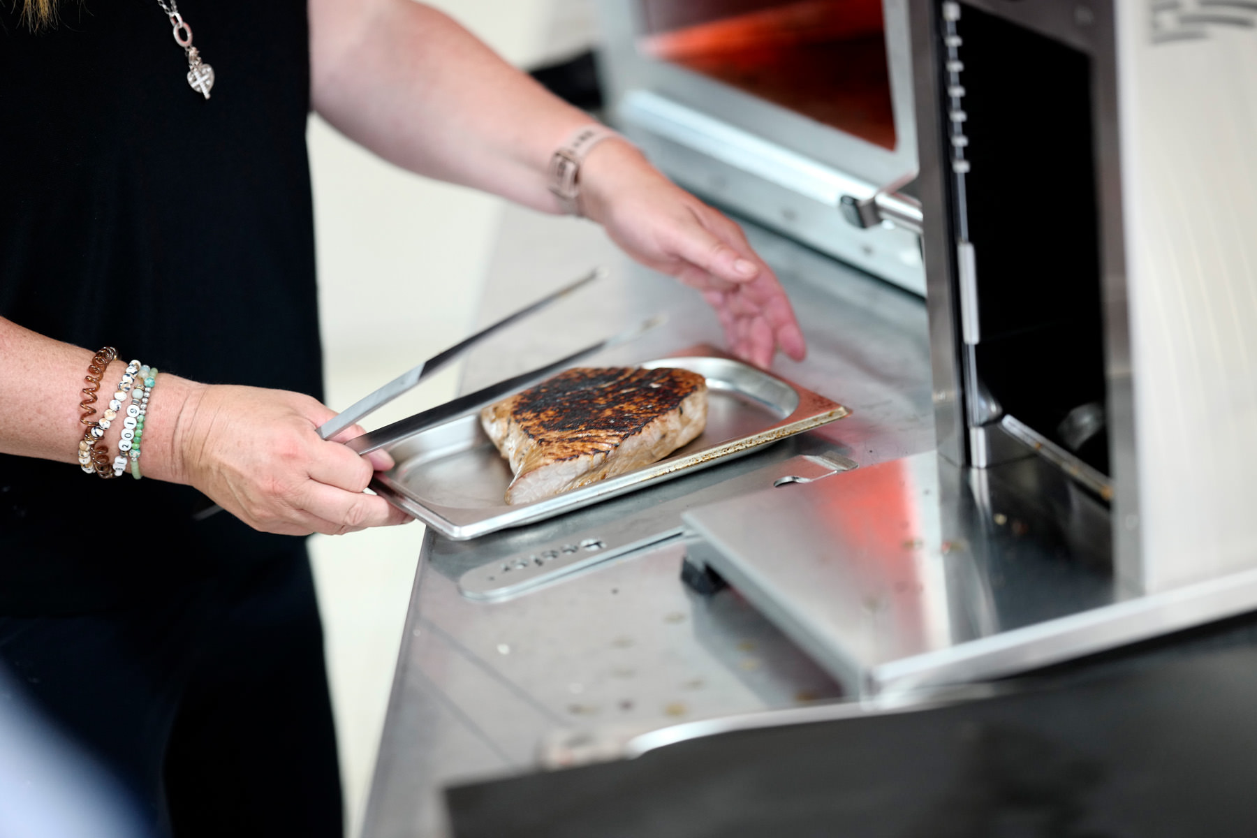 beefer-grillpinzette-extragro-geriffelte-zange-f-r-grillrost image 3