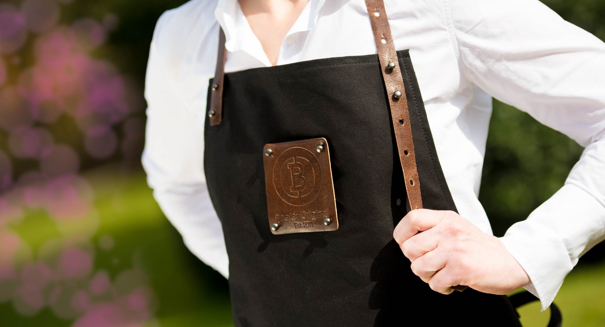beefer-sch-rze-baumwolle-und-leder-schwarz-grillsch-rze-71-x-98-cm image 3