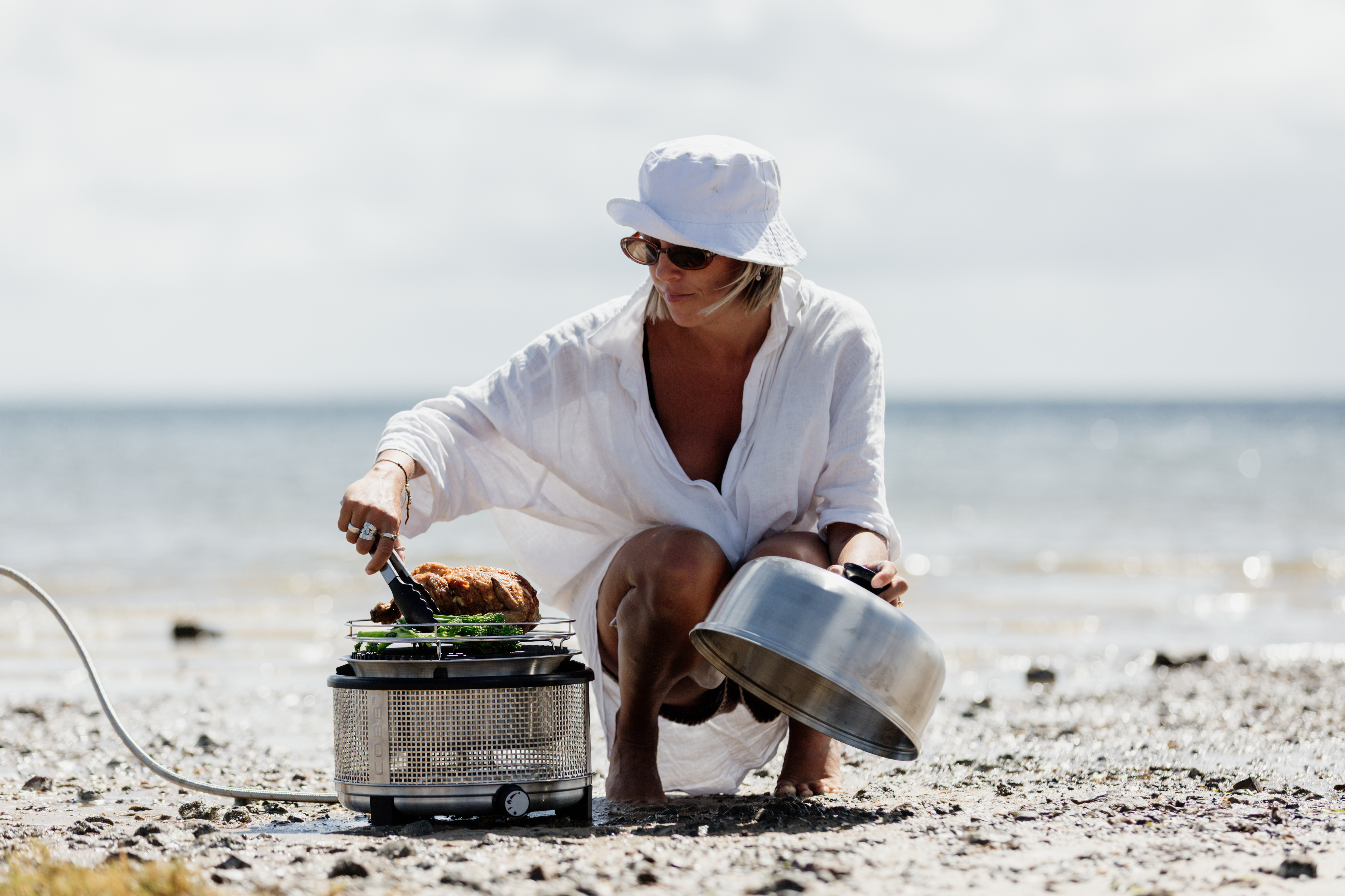 cobb-premier-gas-deluxe-30-mbar-f-r-gas-au-ensteckdose-mobiler-outdoor-gasgrill image 6